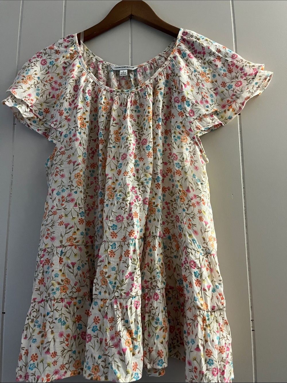 Lightweight White Floral Flutter Sleeve Tunic - Picture 6 of 13